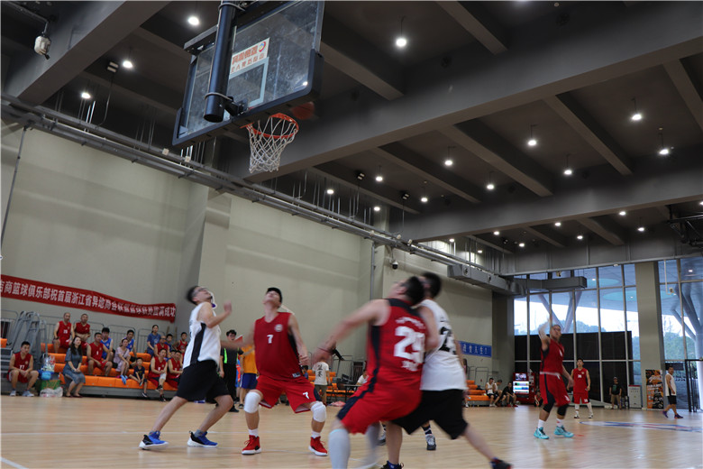 【赛事战报】 热烈祝贺浙江川商篮球俱乐部小组赛第二场取得胜利！