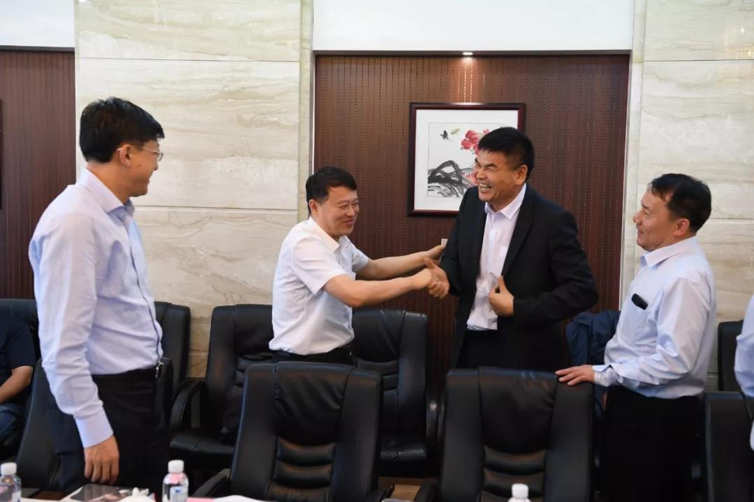 集团董事局主席与吉林市委书记王庭凯、市长刘非座谈