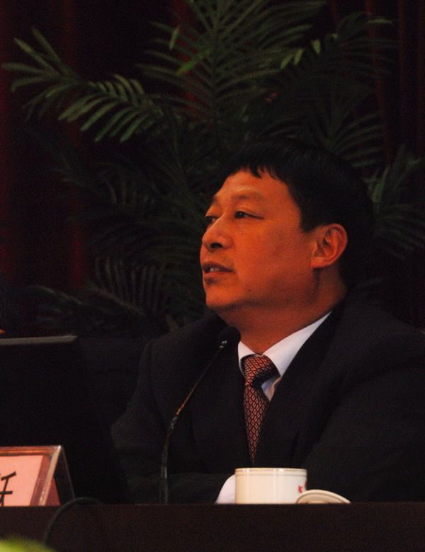 迎接挑战 成就事业——集团召开2010年总结暨2011年计划工作会 迎接挑战 成就事业——集团召开2010年总结暨2011年计划工作会