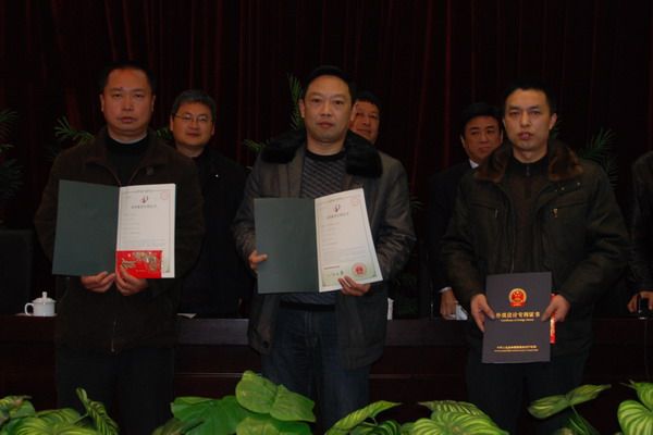 迎接挑战 成就事业——集团召开2010年总结暨2011年计划工作会 迎接挑战 成就事业——集团召开2010年总结暨2011年计划工作会