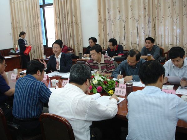 政企共同应对 推动产业发展 政企共同应对 推动产业发展