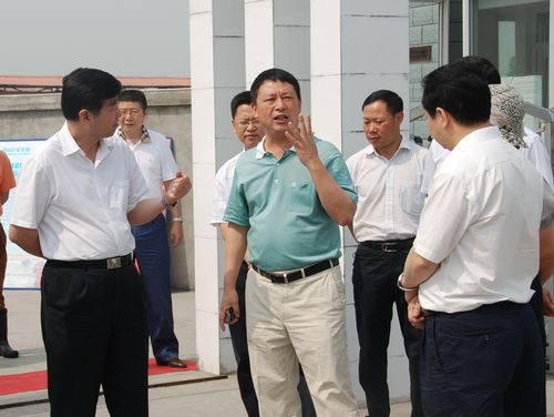 四川省农行行长一行参观视察集团燎原养殖场