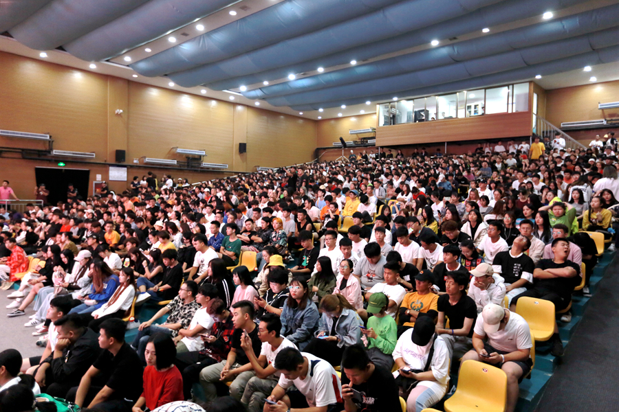名人讲堂|郭帆导演到我院分享《流浪地球》的成功之道