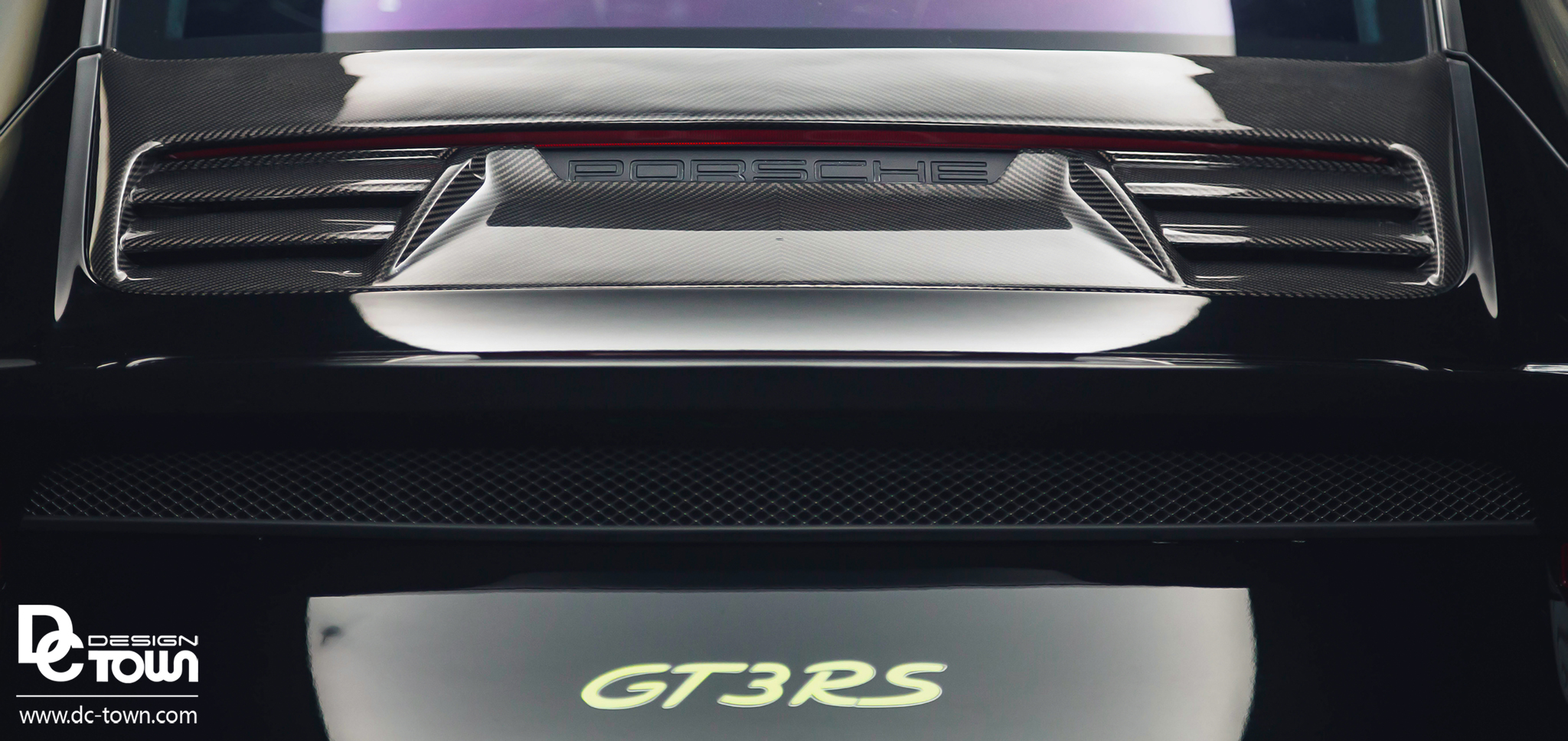 保时捷GT3RS 升级泰卡特碳纤维套件