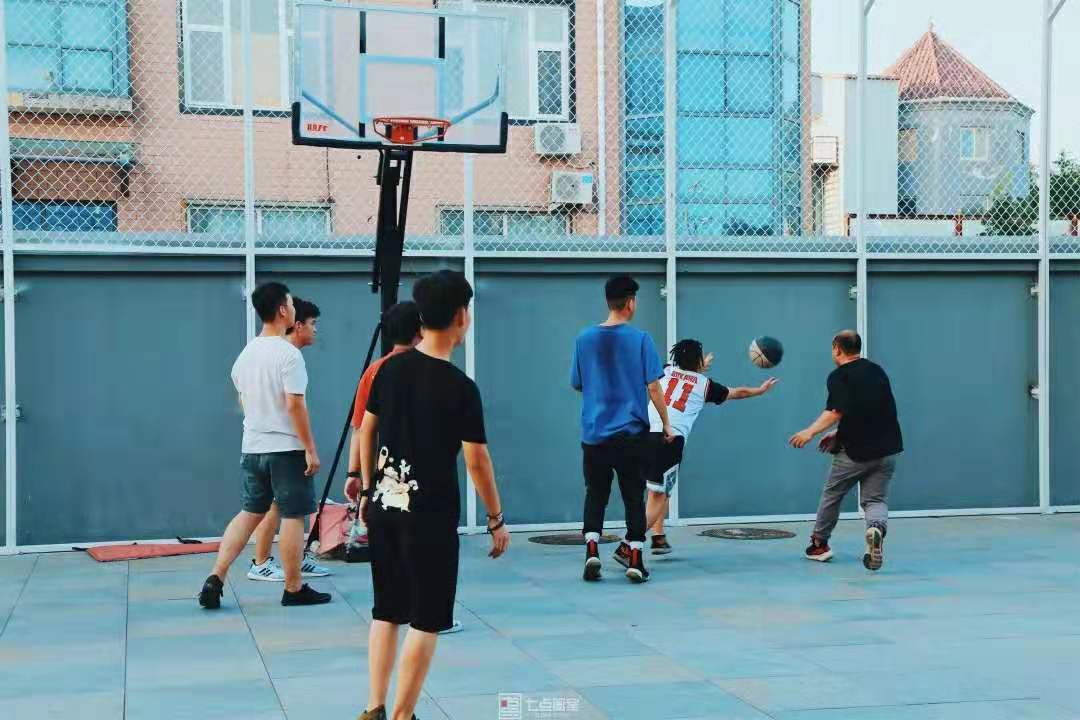 七点名师Big orange ▏人到中年会发胖,但依旧难以抵挡身上的光 七点名师Big orange ▏人到中年会发胖,但依旧难以抵挡身上的光