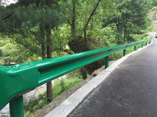 公路波形护栏板的分类及规格 公路波形护栏板的分类及规格