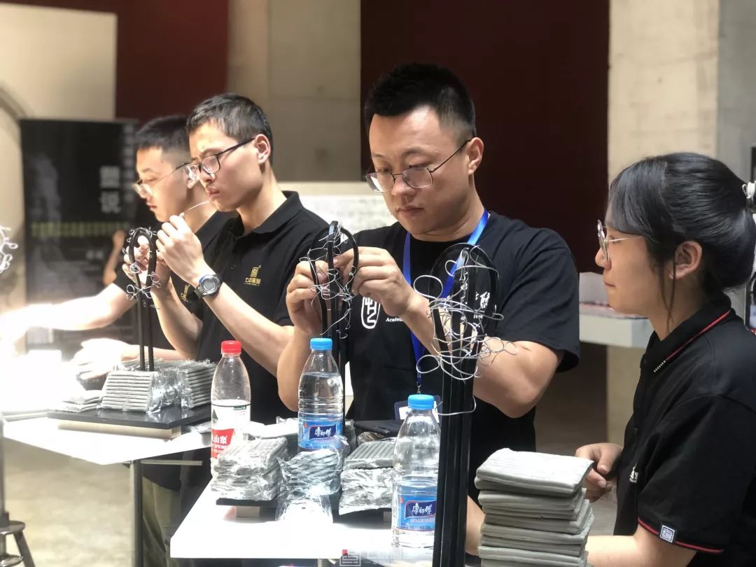 我们一起在美术馆“玩泥巴” 我们一起在美术馆“玩泥巴”