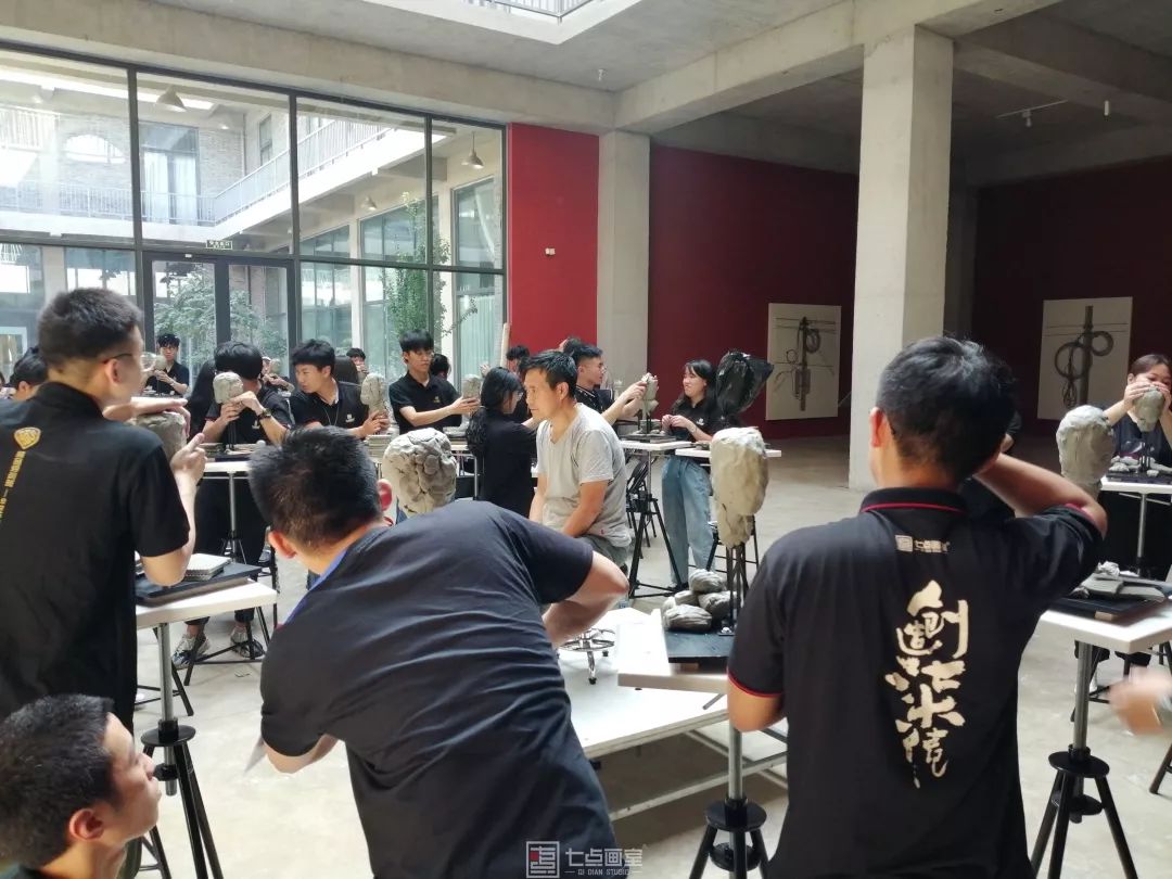 我们一起在美术馆“玩泥巴” 我们一起在美术馆“玩泥巴”