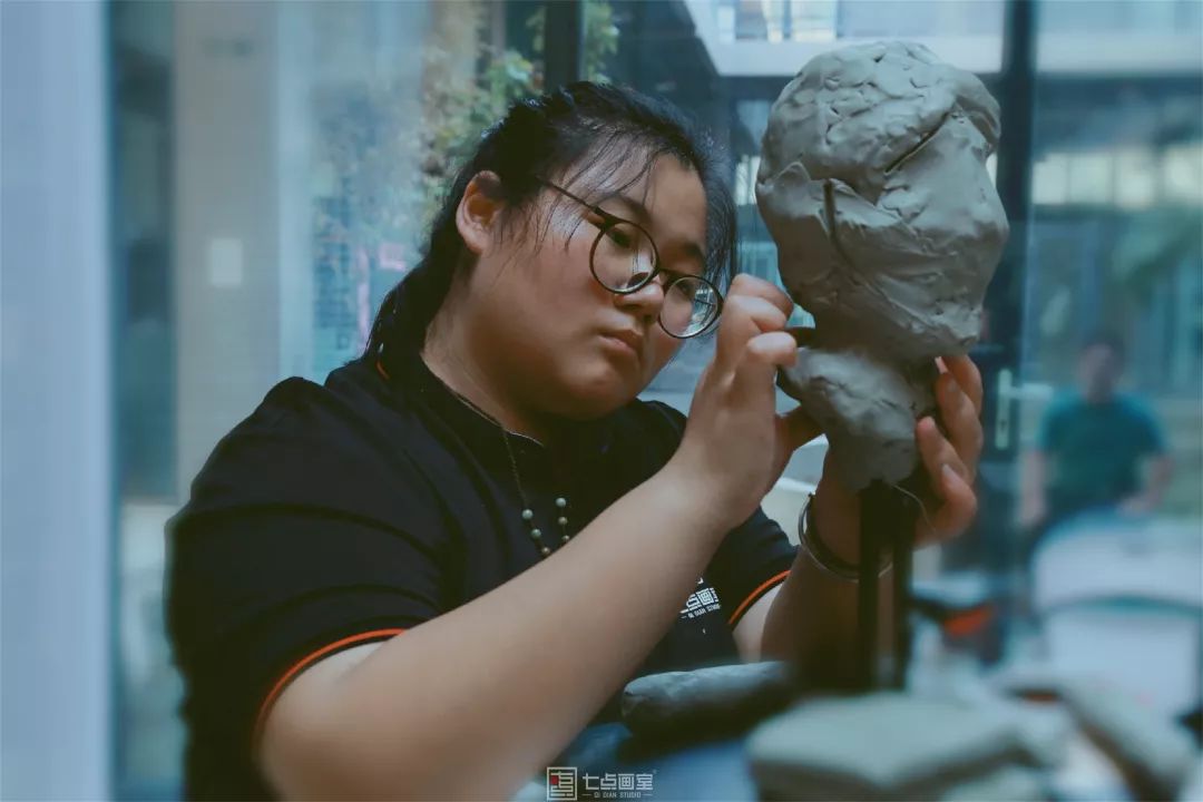 我们一起在美术馆“玩泥巴” 我们一起在美术馆“玩泥巴”