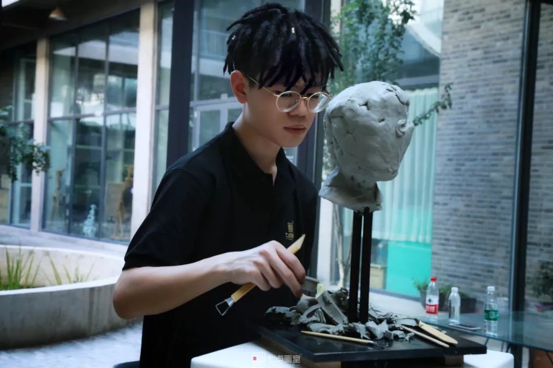 我们一起在美术馆“玩泥巴” 我们一起在美术馆“玩泥巴”