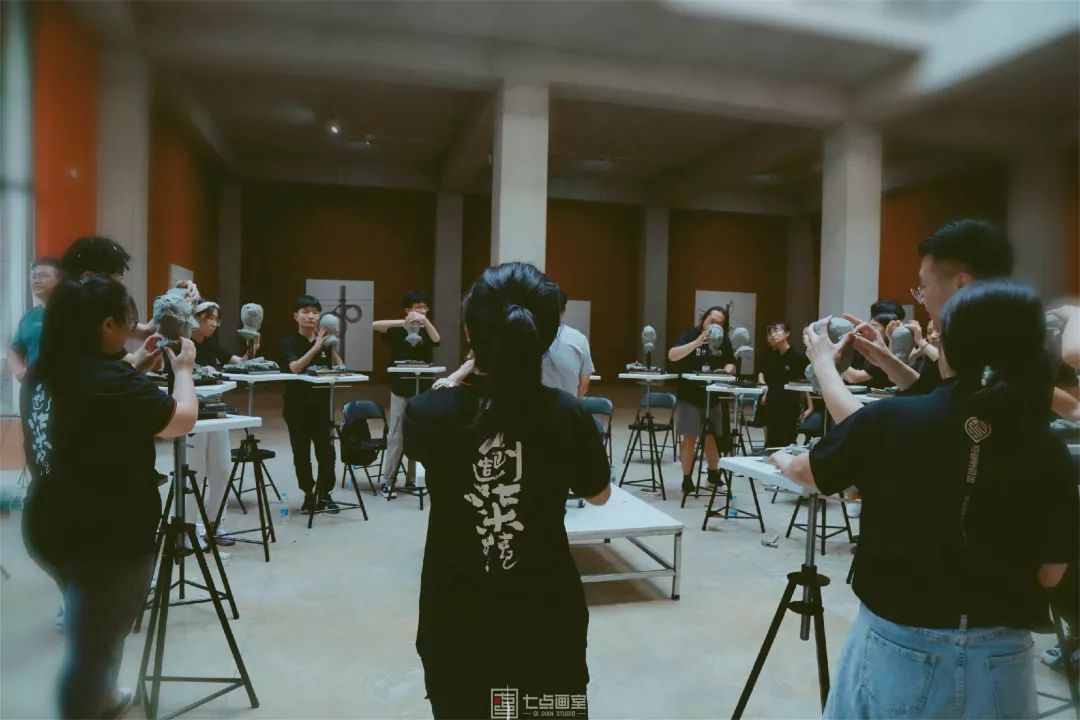 我们一起在美术馆“玩泥巴” 我们一起在美术馆“玩泥巴”