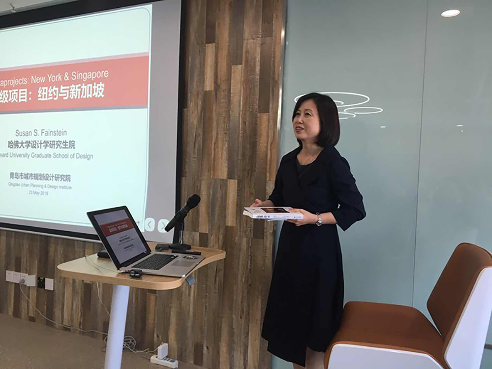 我院邀请哈佛大学苏珊·费恩斯坦(Susan S.Fainstein)教授来我院做学术报告 我院邀请哈佛大学苏珊·费恩斯坦(Susan S.Fainstein)教授来我院做学术报告