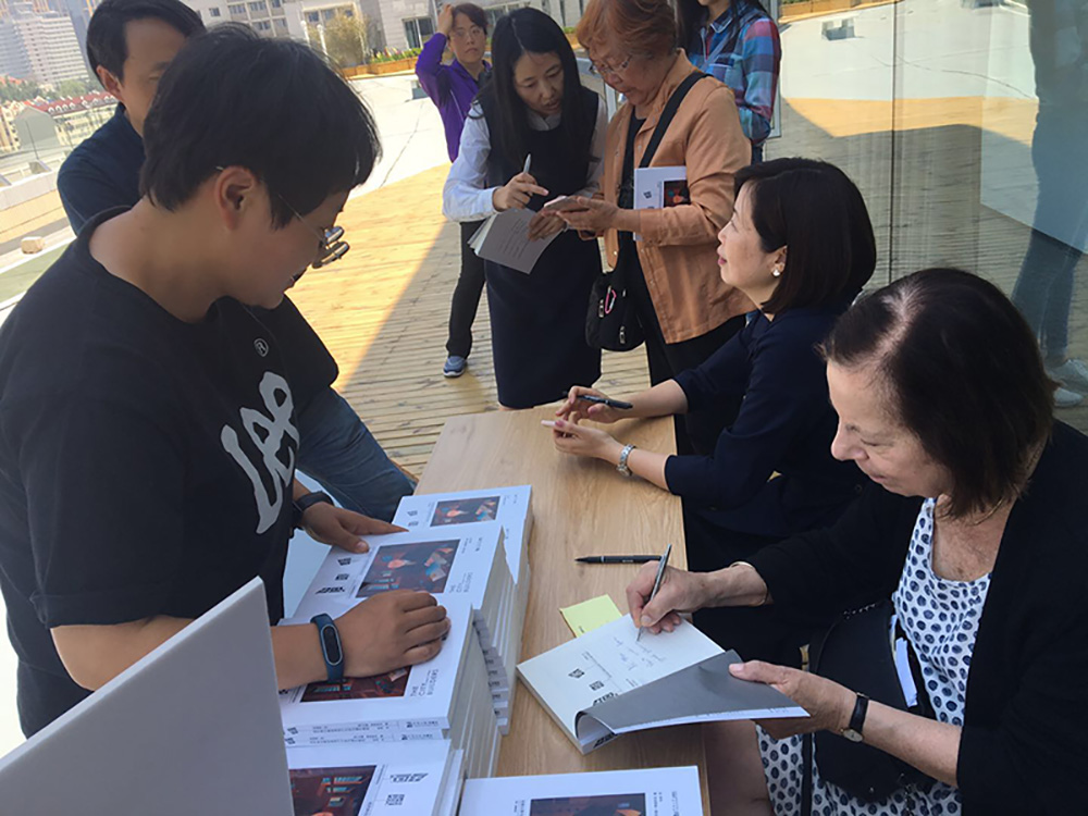 我院邀请哈佛大学苏珊·费恩斯坦(Susan S.Fainstein)教授来我院做学术报告 我院邀请哈佛大学苏珊·费恩斯坦(Susan S.Fainstein)教授来我院做学术报告