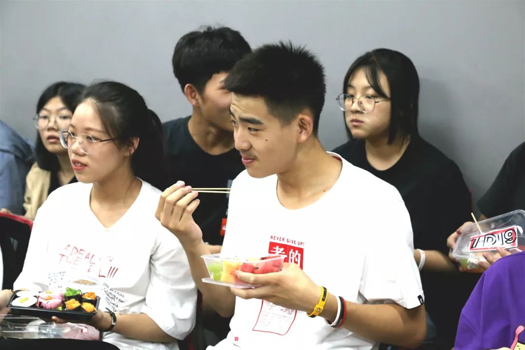 这样的夏令营来一百次都不觉得腻 这样的夏令营来一百次都不觉得腻