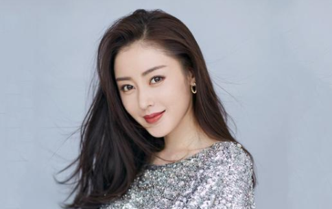 “太子妃”张天爱解锁新款珠宝,看她如何演绎多样的“后宫人生” “太子妃”张天爱解锁新款珠宝,看她如何演绎多样的“后宫人生”