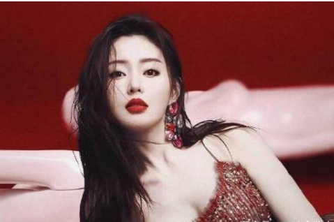 “太子妃”张天爱解锁新款珠宝,看她如何演绎多样的“后宫人生” “太子妃”张天爱解锁新款珠宝,看她如何演绎多样的“后宫人生”
