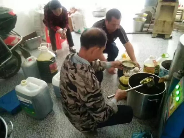 百舸争流千帆竞 潮起云飞满目新:油博士守“新”筑“信”! 百舸争流千帆竞 潮起云飞满目新:油博士守“新”筑“信”!