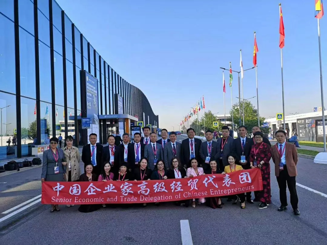 油博士榨油機總經理劉國平受邀出席第23屆圣彼得堡國際經濟論壇,“5、6級榨油機”亮相國際舞臺 油博士榨油機總經理劉國平受邀出席第23屆圣彼得堡國際經濟論壇,“5、6級榨油機”亮相國際舞臺