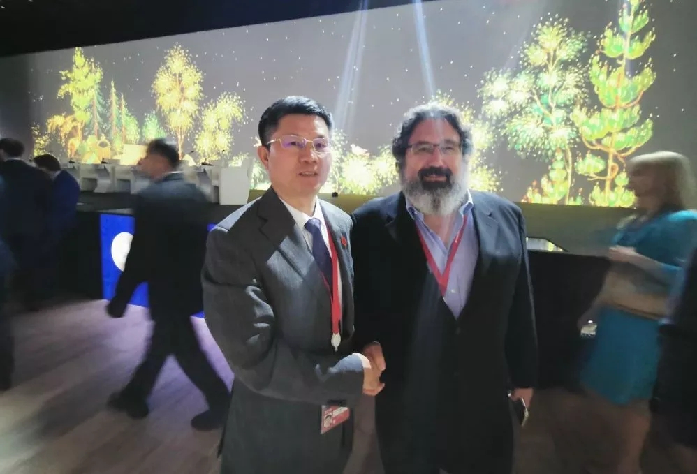 油博士榨油機總經理劉國平受邀出席第23屆圣彼得堡國際經濟論壇,“5、6級榨油機”亮相國際舞臺 油博士榨油機總經理劉國平受邀出席第23屆圣彼得堡國際經濟論壇,“5、6級榨油機”亮相國際舞臺