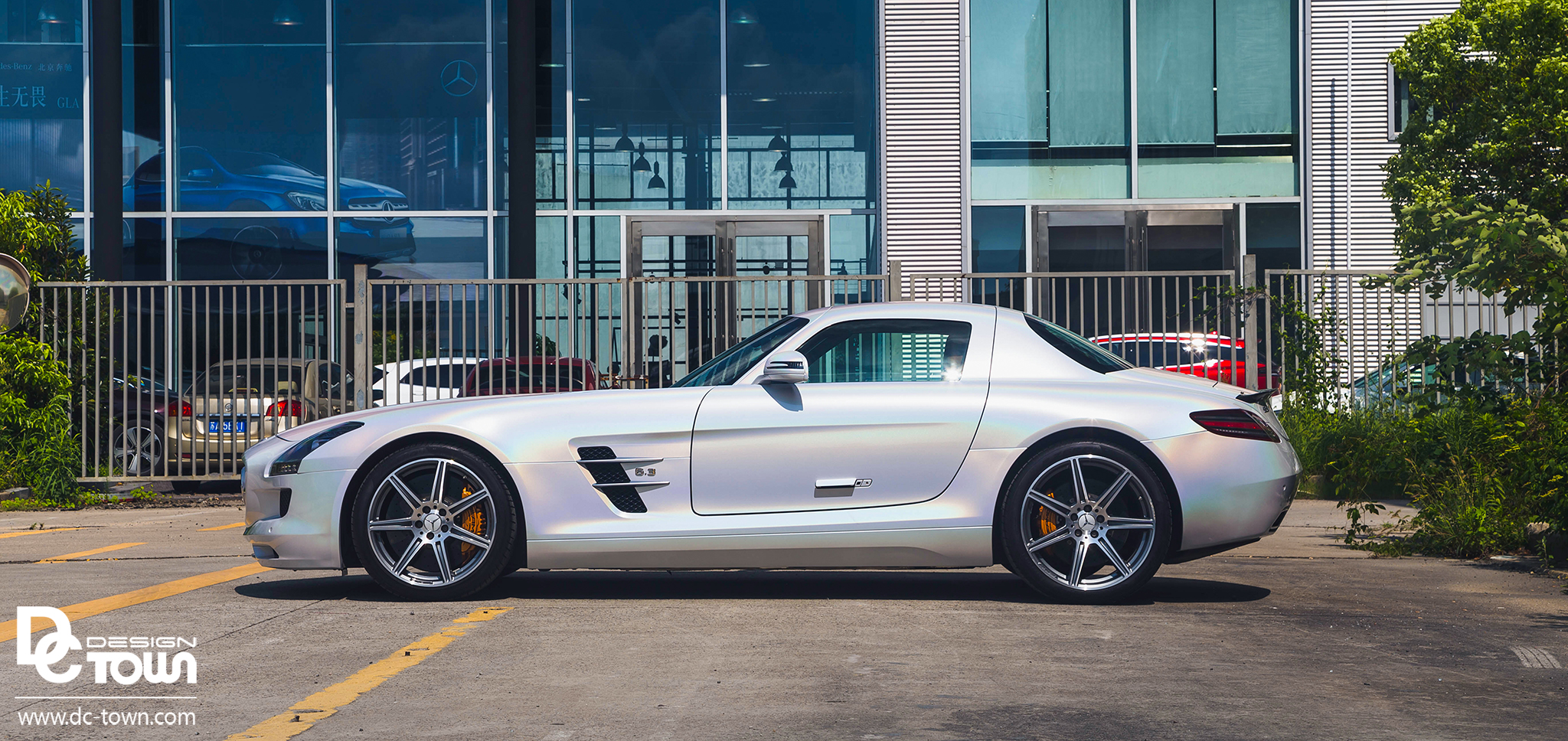 SLS AMG 全车改色镭射白贴膜