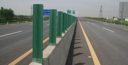 高速公路护栏板有什么警示功能? 高速公路护栏板有什么警示功能?