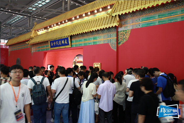 粤豪珠宝“新中式造办处”闪耀2019深圳珠宝展 粤豪珠宝“新中式造办处”闪耀2019深圳珠宝展