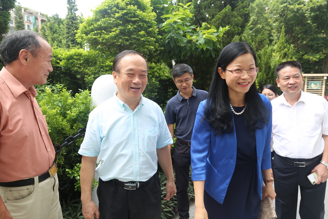 福田区政府各部门中秋之际慰问深圳堂 福田区政府各部门中秋之际慰问深圳堂