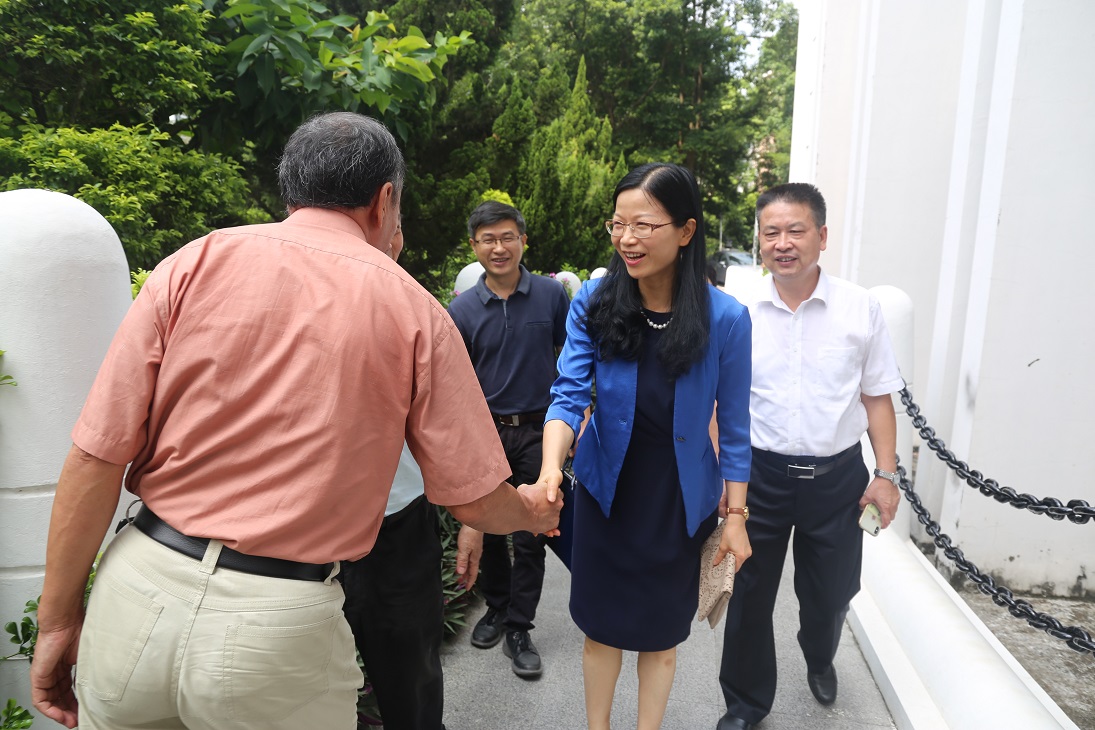 福田区政府各部门中秋之际慰问深圳堂 福田区政府各部门中秋之际慰问深圳堂