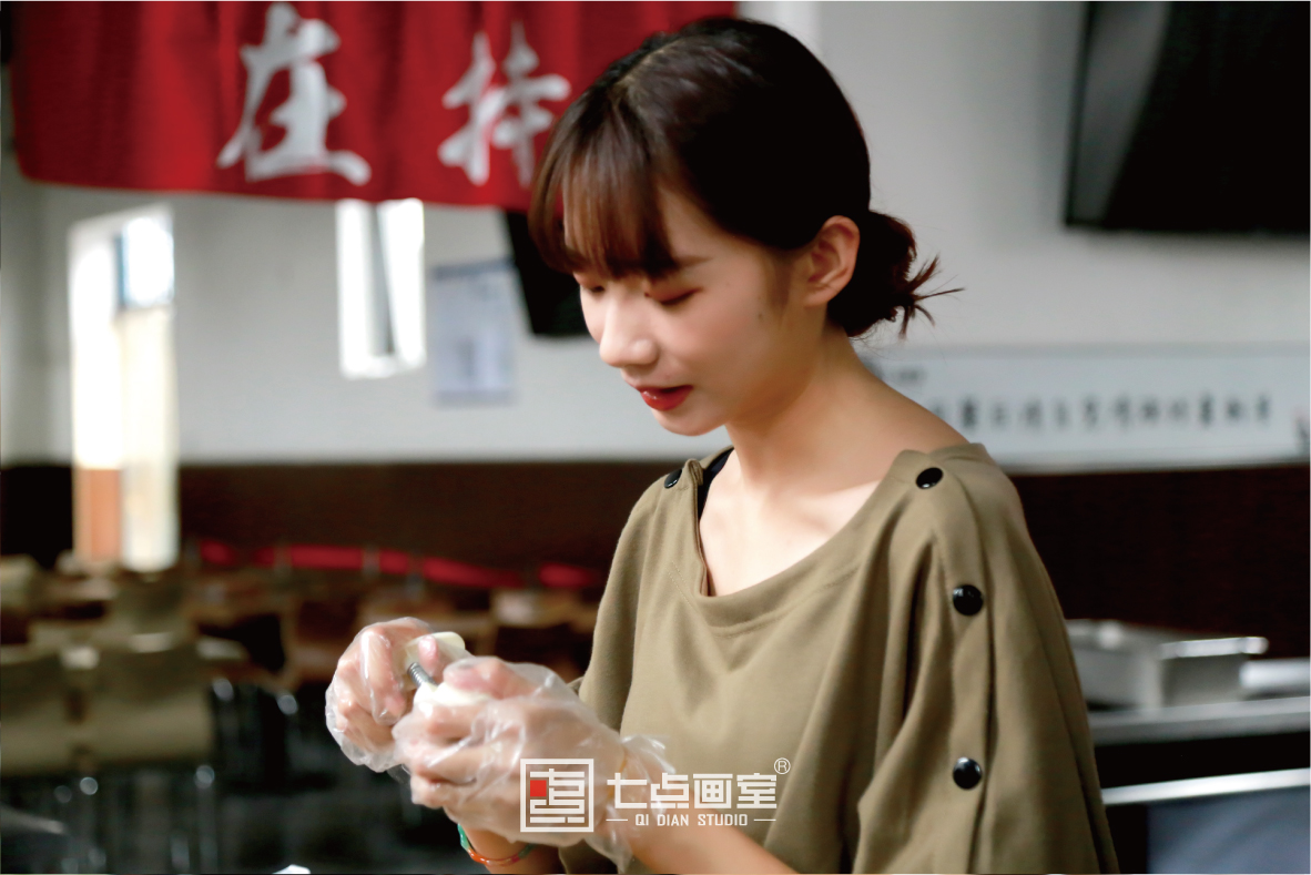 我们在北京七点画室的中秋节 我们在北京七点画室的中秋节
