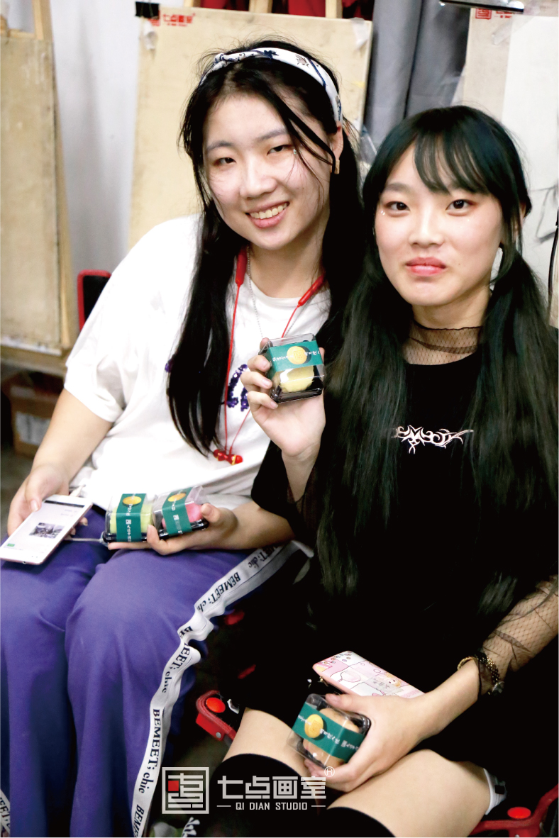 我们在北京七点画室的中秋节 我们在北京七点画室的中秋节