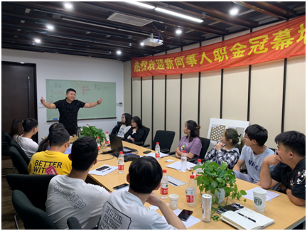 公司骨干与10名新入职大学生再结师徒缘 公司骨干与10名新入职大学生再结师徒缘
