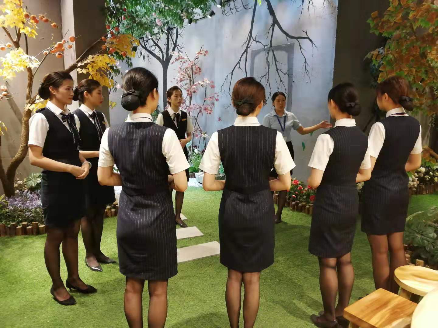 贝博论坛物业携手长航实业共同描绘汉口滨江第一高楼——武汉长江航运中心未来蓝图 贝博论坛物业携手长航实业共同描绘汉口滨江第一高楼——武汉长江航运中心未来蓝图