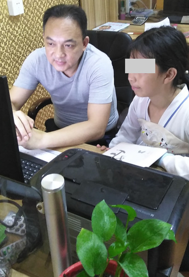 原本花季的少女,却因早恋误入歧途,是什么让她得到完美蜕变? 原本花季的少女,却因早恋误入歧途,是什么让她得到完美蜕变?