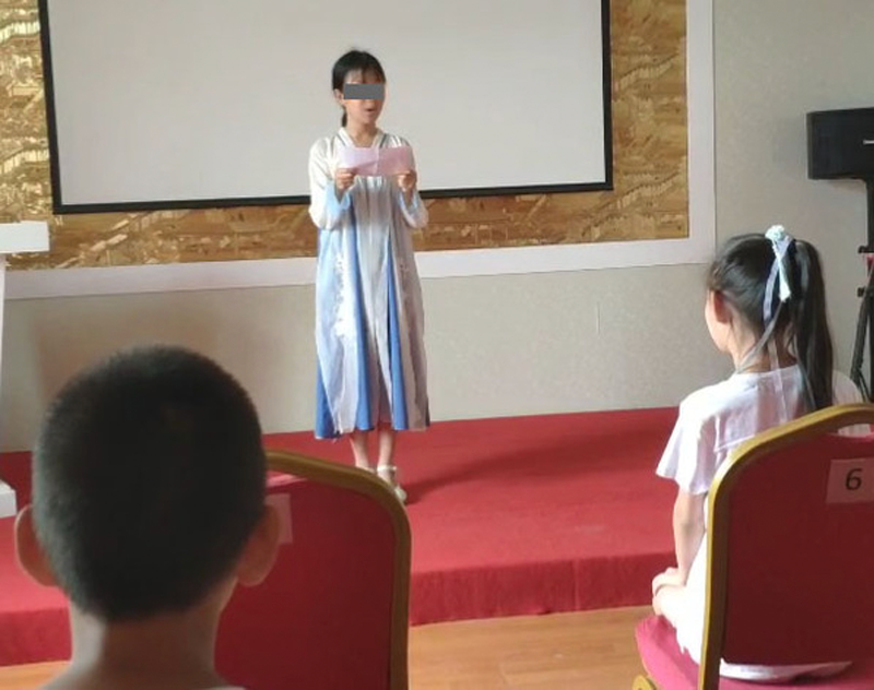 原本花季的少女,却因早恋误入歧途,是什么让她得到完美蜕变? 原本花季的少女,却因早恋误入歧途,是什么让她得到完美蜕变?