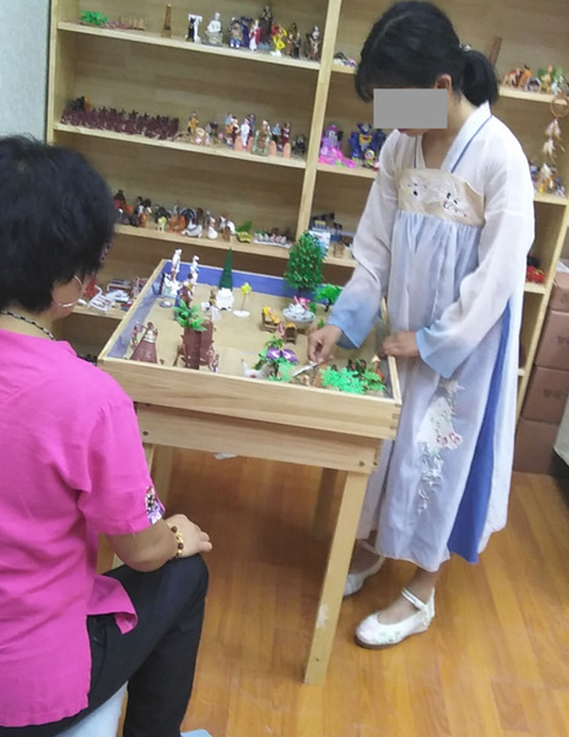 原本花季的少女,却因早恋误入歧途,是什么让她得到完美蜕变? 原本花季的少女,却因早恋误入歧途,是什么让她得到完美蜕变?