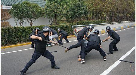 “迎軍運 保大慶” 東湖隧道開展反恐防暴應(yīng)急演練