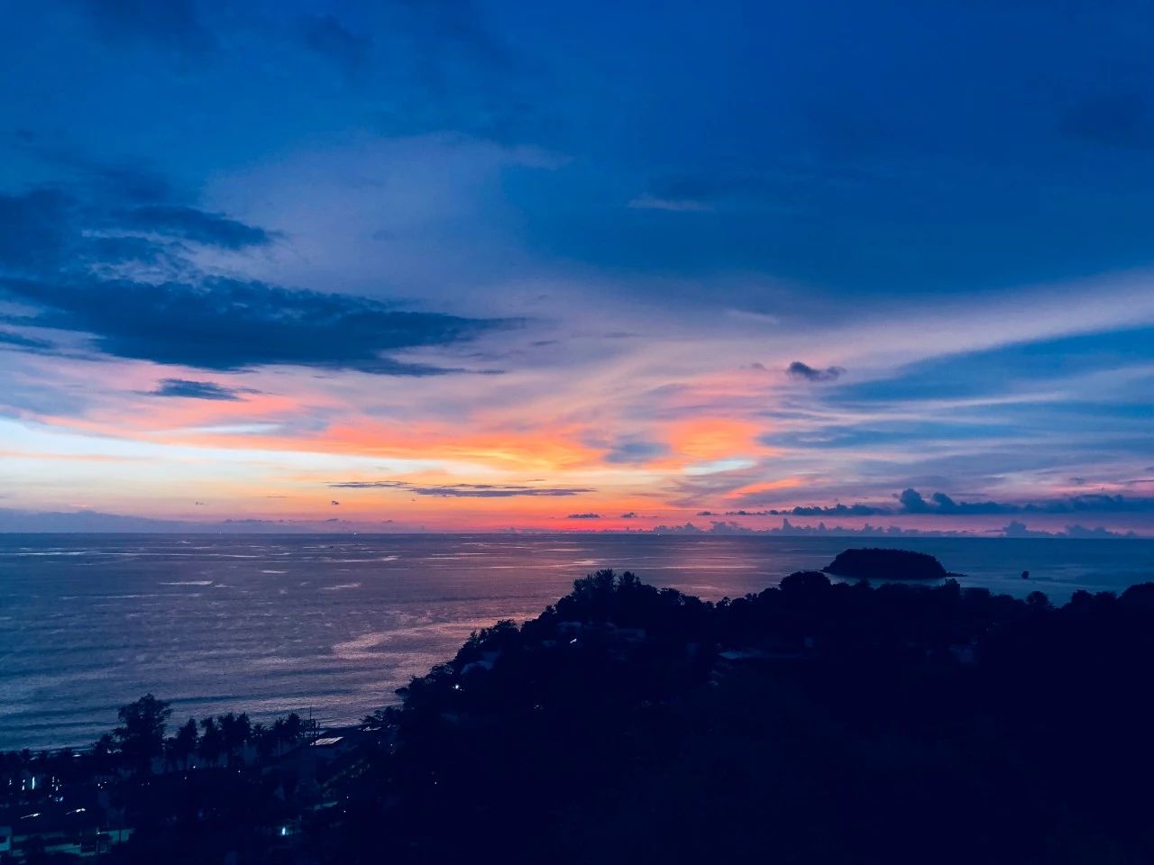 普吉岛卡伦海滩/海景公寓UBR 普吉岛卡伦海滩/海景公寓UBR