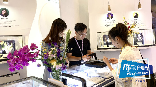 爱丽丝珠宝参展香港国际珠宝展 十大国花艺术艺术珠宝惊艳国际之都 爱丽丝珠宝参展香港国际珠宝展 十大国花艺术艺术珠宝惊艳国际之都