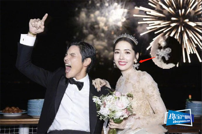 郭碧婷结婚全身戴珠宝超千万,向太曾壕掷8000万买巨钻 郭碧婷结婚全身戴珠宝超千万,向太曾壕掷8000万买巨钻