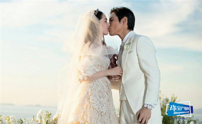郭碧婷结婚全身戴珠宝超千万,向太曾壕掷8000万买巨钻 郭碧婷结婚全身戴珠宝超千万,向太曾壕掷8000万买巨钻