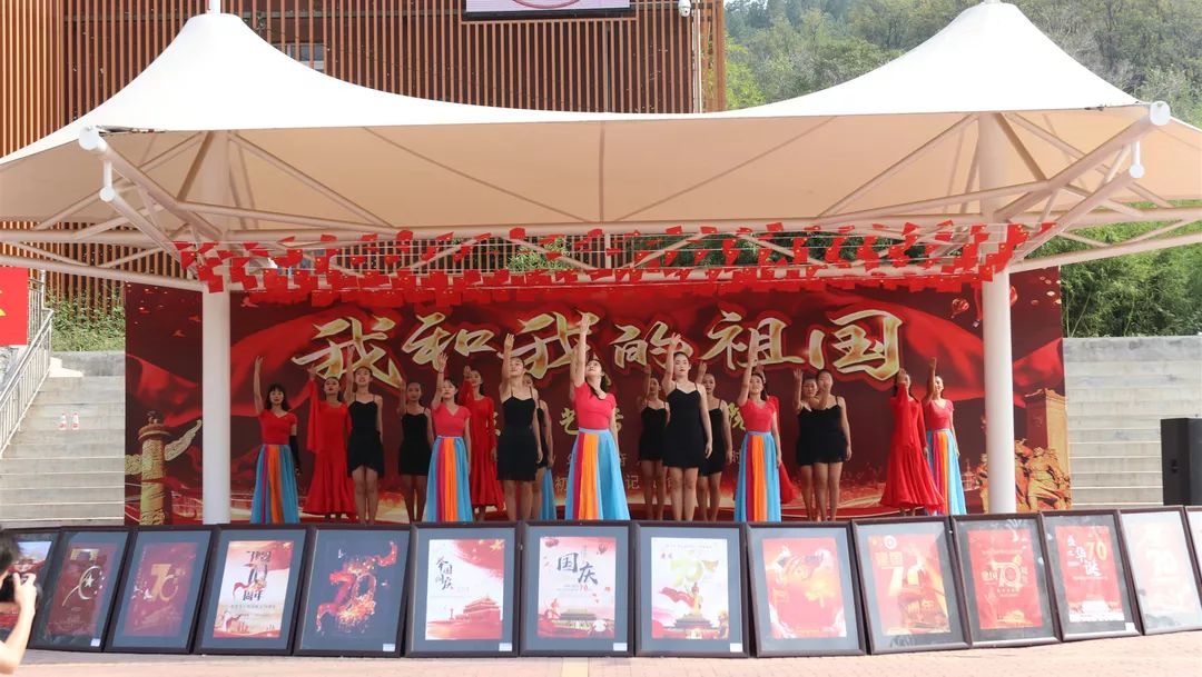 北京演艺专修学院“我和我的祖国”千人大合唱活动精彩回顾 