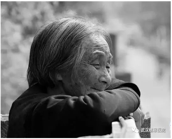 中国超4000万失能老人如何照料？解决方案来了！