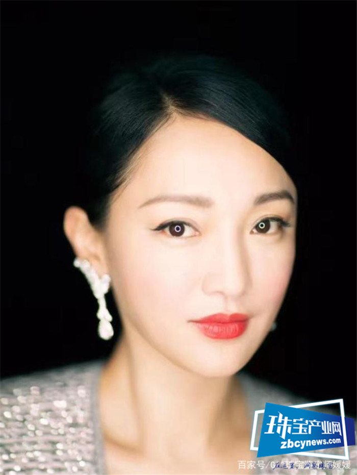 精灵女王周迅的珠宝搭配之道,精致轻灵,尽显她的迷人气质! 精灵女王周迅的珠宝搭配之道,精致轻灵,尽显她的迷人气质!