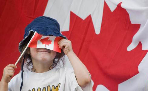 加拿大境外出生的子女能不能入籍加拿大_加拿大自雇移民