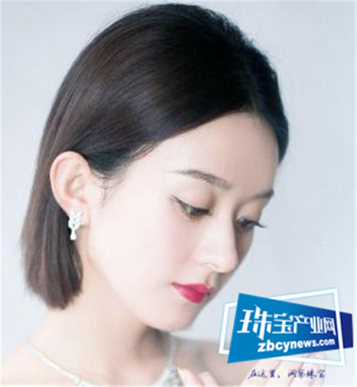 清纯赵丽颖搭配秘籍:钟爱钻石,看她如何将珠宝魅力发挥极致! 清纯赵丽颖搭配秘籍:钟爱钻石,看她如何将珠宝魅力发挥极致!