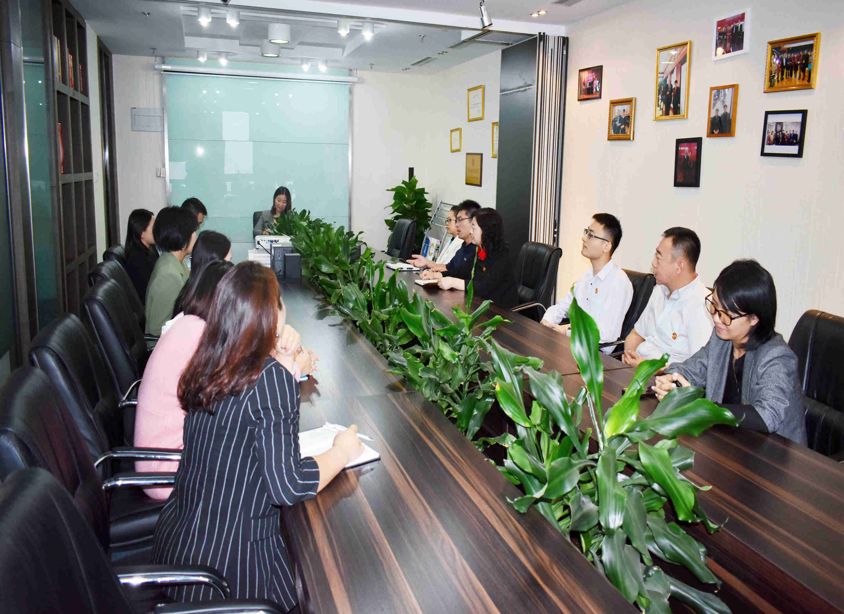 北京英国威廉希尔公司鸿图集团企业新闻——辩论赛 北京英国威廉希尔公司鸿图集团企业新闻——辩论赛
