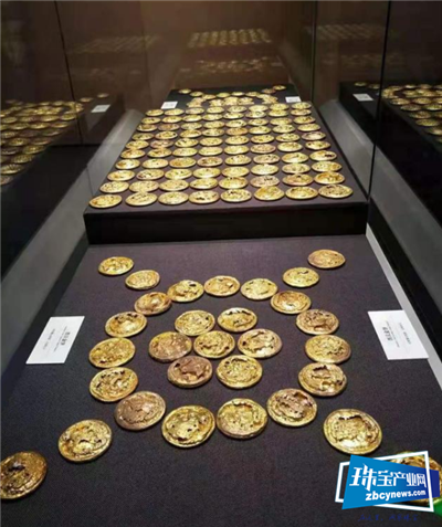 这个博物馆展出的惊世发现，有大量的金银珠宝，还有最早的孔子像