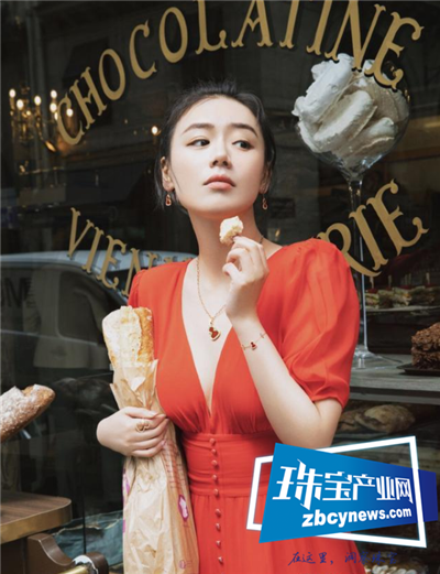 马思纯展示珠宝靓丽,提升外在气质,她的时尚装扮你是否了解? 马思纯展示珠宝靓丽,提升外在气质,她的时尚装扮你是否了解?