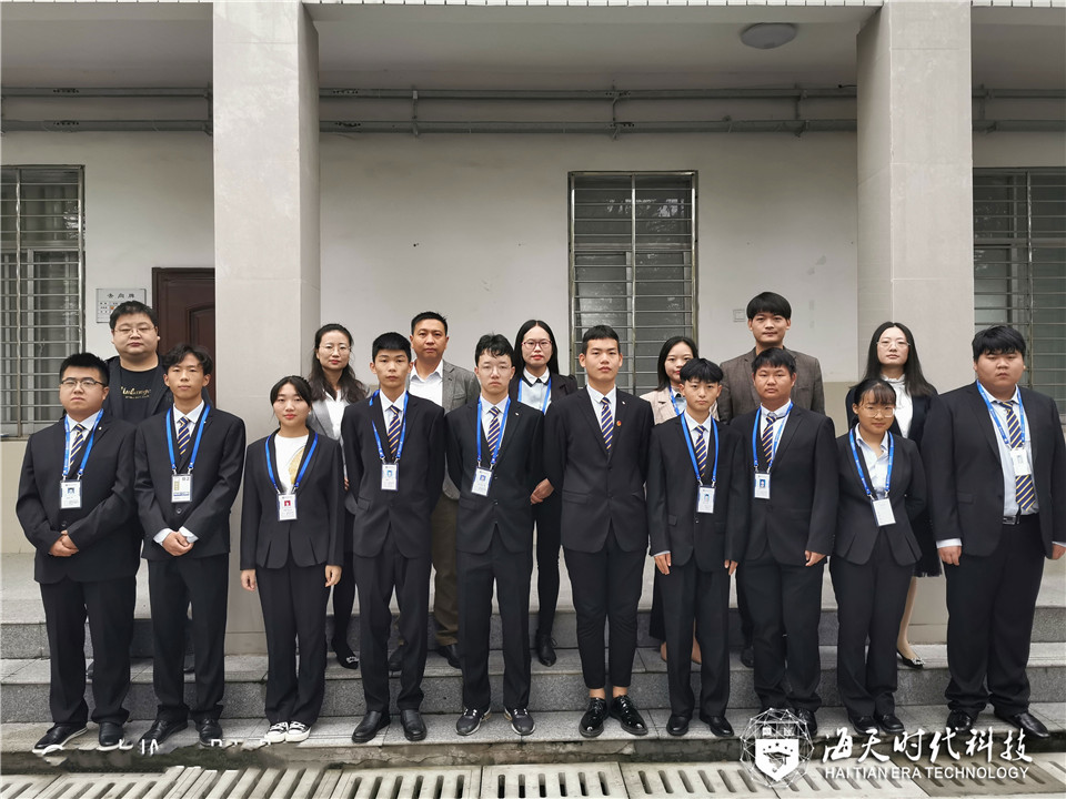 浓墨重彩——襄阳职院ballbet建筑工程BB平台2019级工牌授牌仪式 浓墨重彩——襄阳职院ballbet建筑工程BB平台2019级工牌授牌仪式
