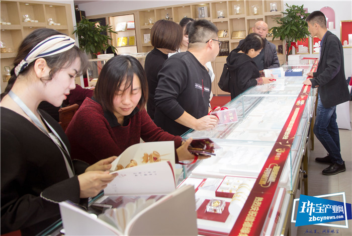 拓展新市场 拥抱新商机 信德缘品牌升级,旗下两大品牌璀璨亮相京城 拓展新市场 拥抱新商机 信德缘品牌升级,旗下两大品牌璀璨亮相京城